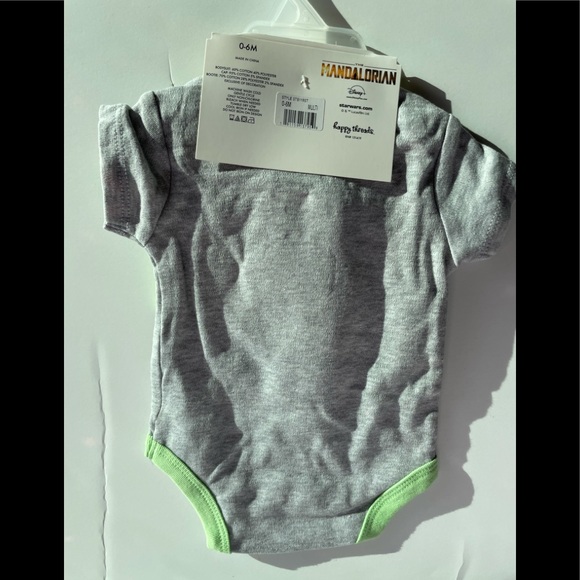 Baby Yoda Onesie 3-Piece - Picture 5 of 12